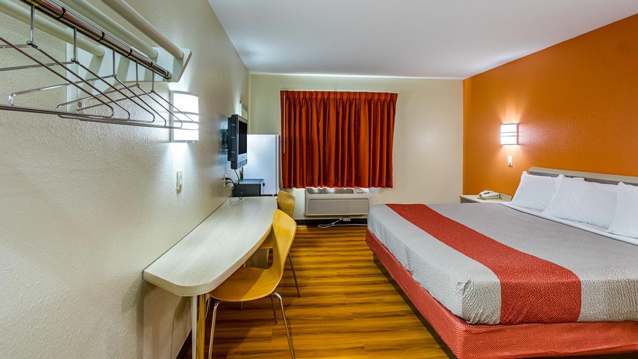 Motel 6-Urbana, Il Σαμπέιν Εξωτερικό φωτογραφία