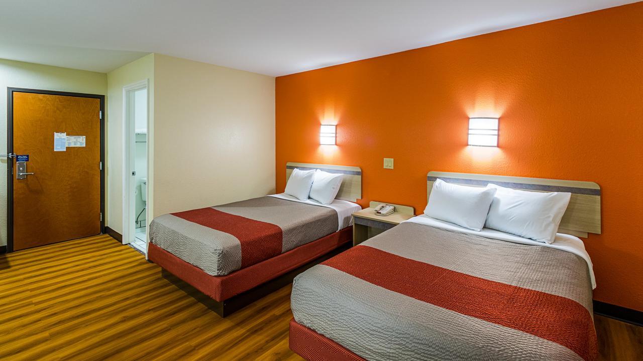 Motel 6-Urbana, Il Σαμπέιν Εξωτερικό φωτογραφία