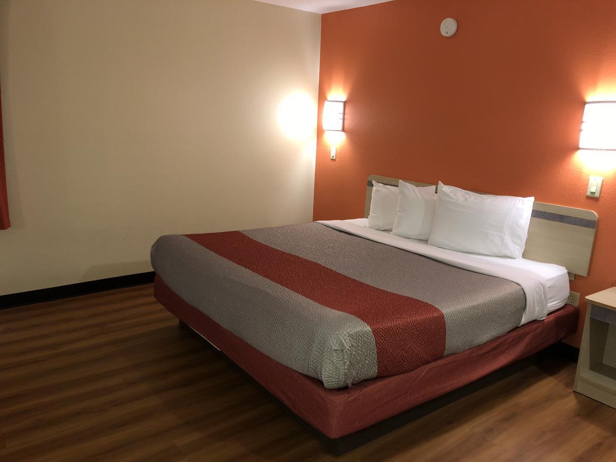 Motel 6-Urbana, Il Σαμπέιν Εξωτερικό φωτογραφία