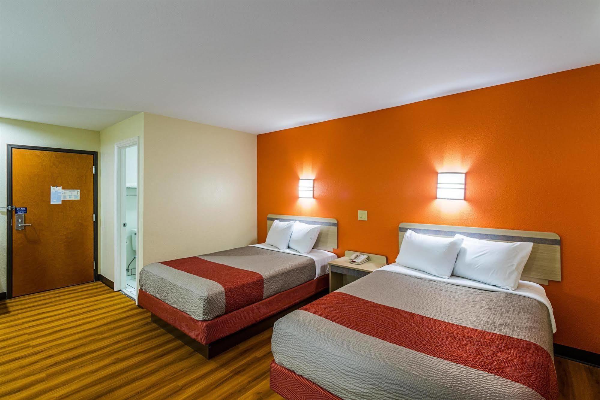 Motel 6-Urbana, Il Σαμπέιν Εξωτερικό φωτογραφία