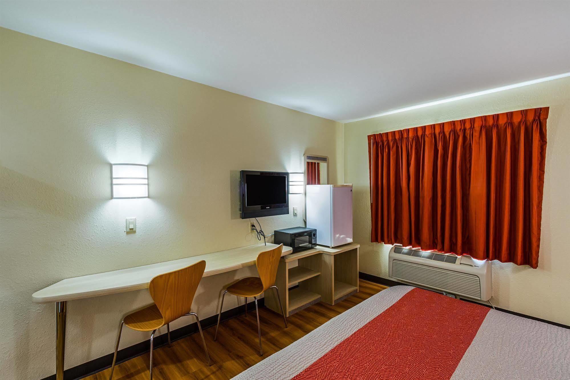 Motel 6-Urbana, Il Σαμπέιν Εξωτερικό φωτογραφία
