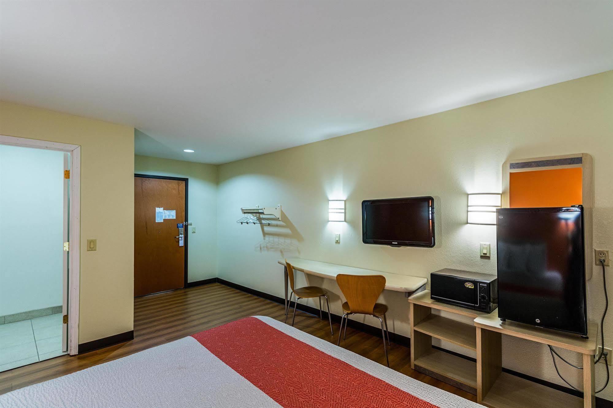 Motel 6-Urbana, Il Σαμπέιν Εξωτερικό φωτογραφία