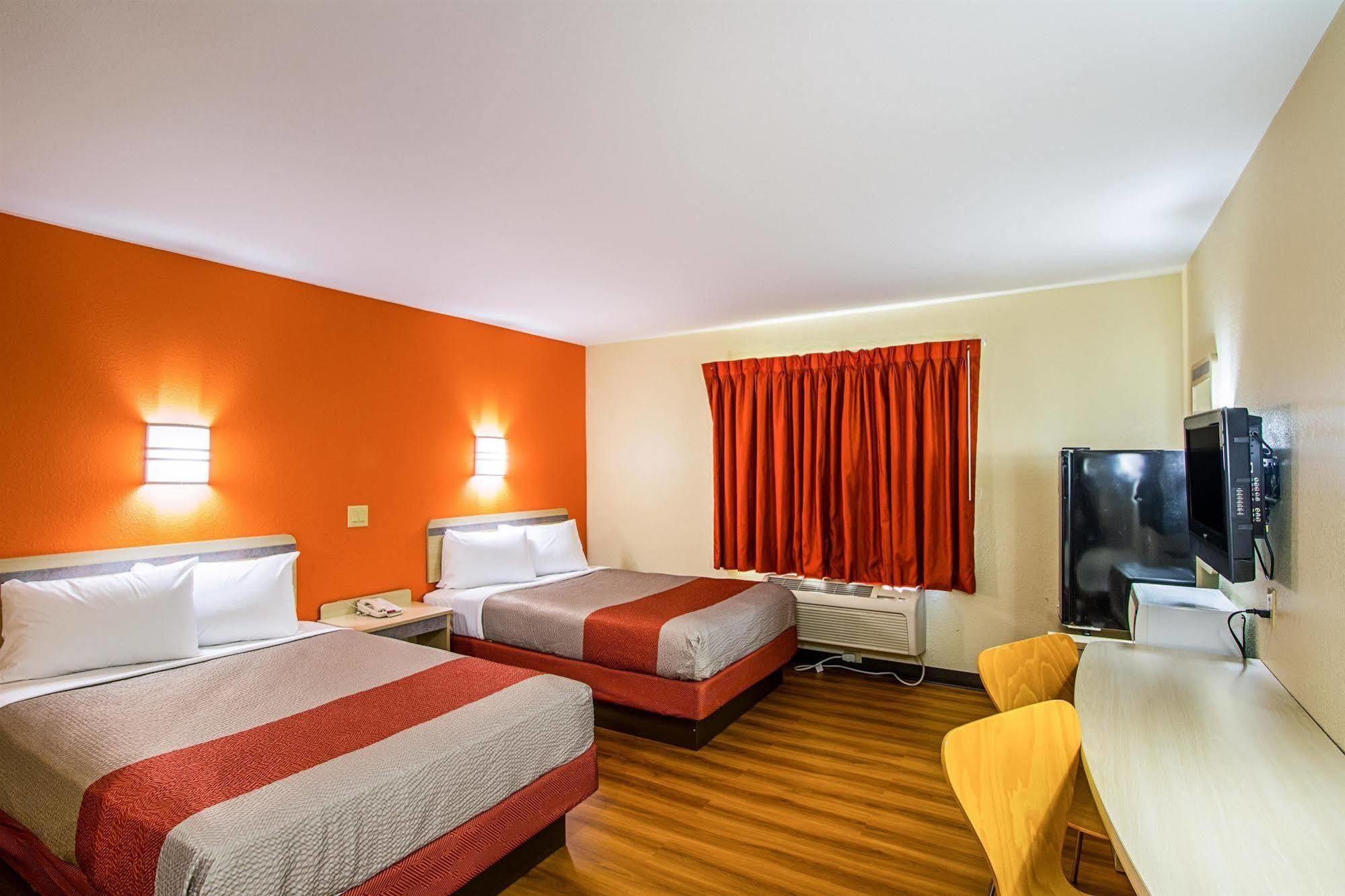 Motel 6-Urbana, Il Σαμπέιν Εξωτερικό φωτογραφία