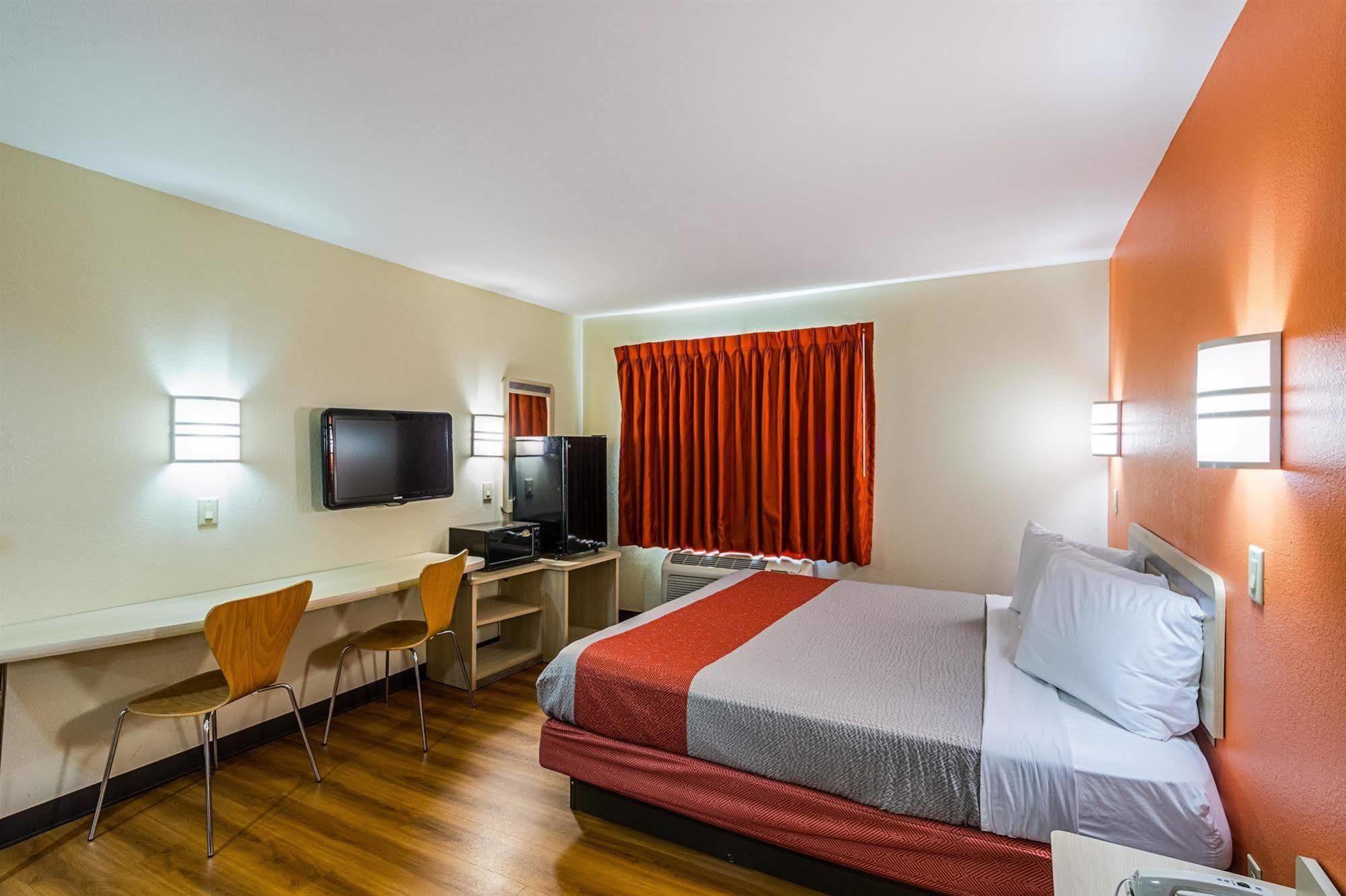 Motel 6-Urbana, Il Σαμπέιν Εξωτερικό φωτογραφία